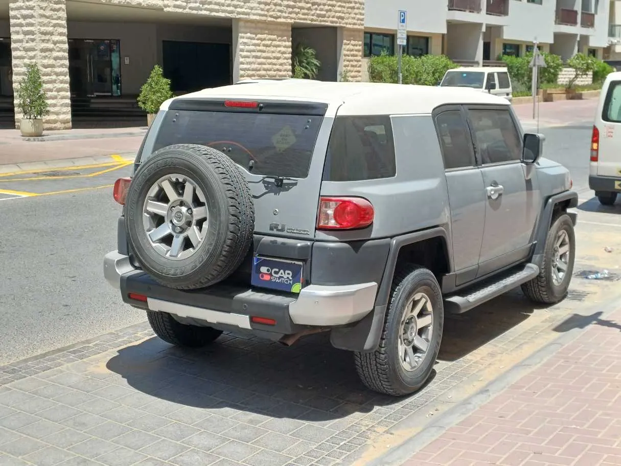 Car image 5