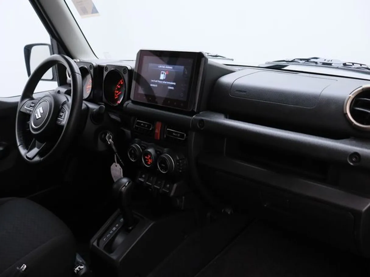 Car image 10