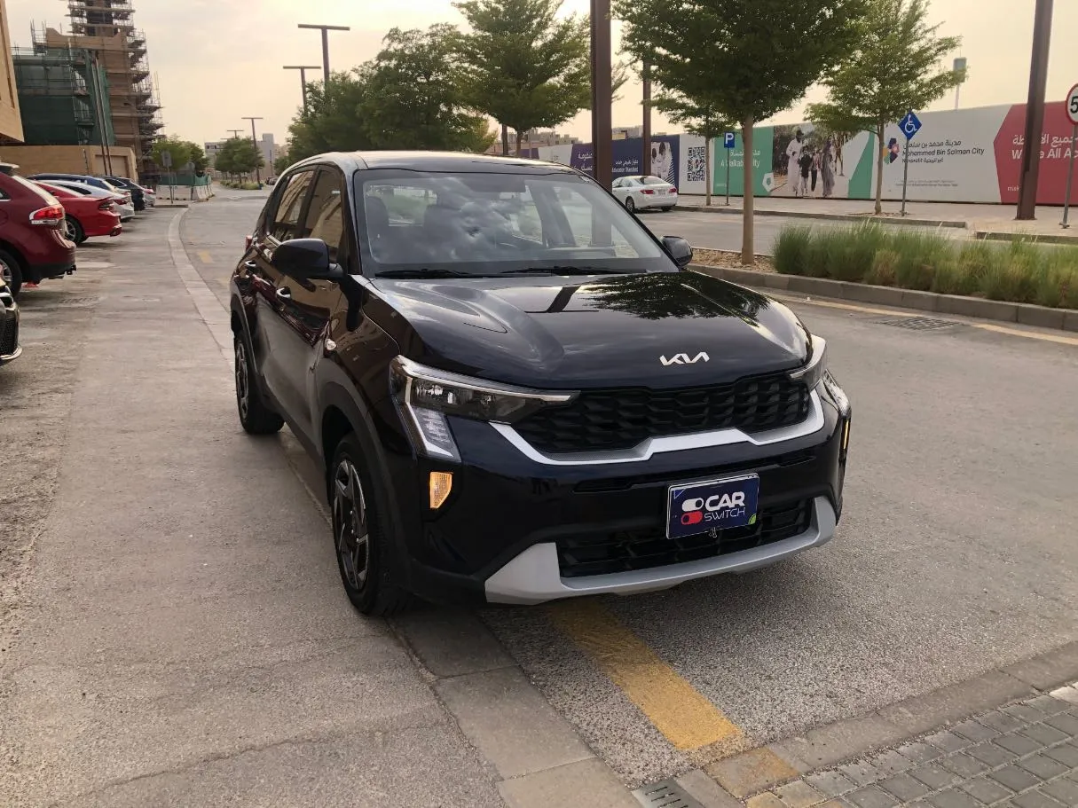 Car image 3