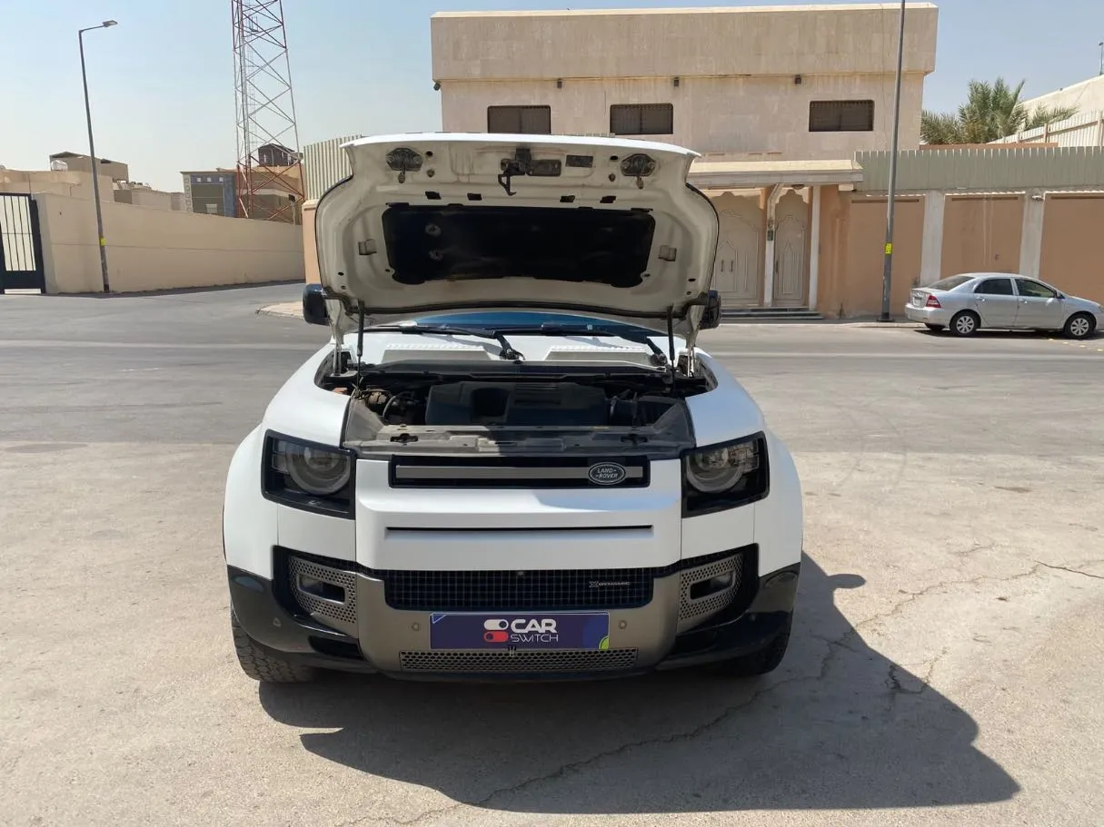 Car image 25