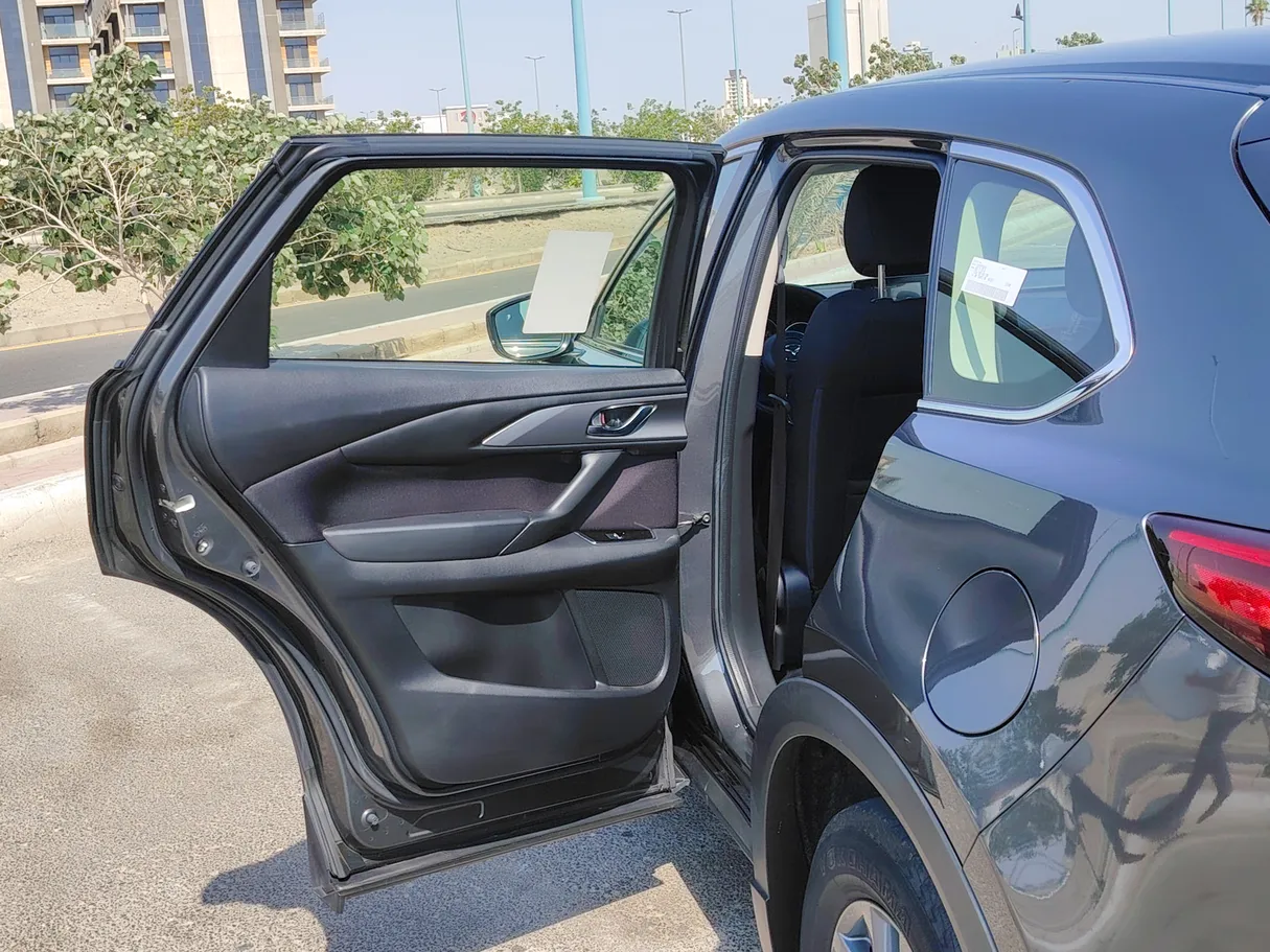 Car image 15
