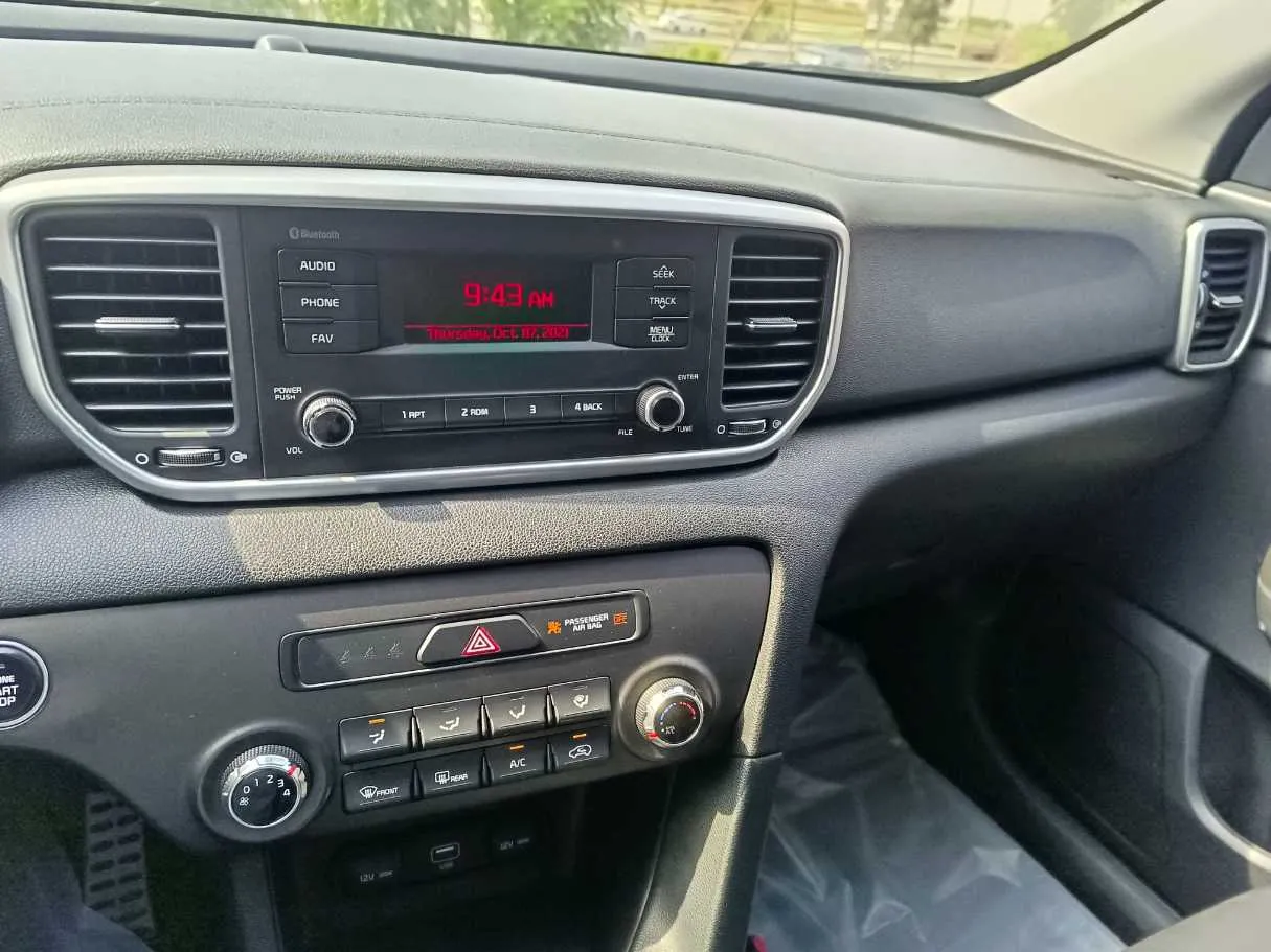 Car image 24