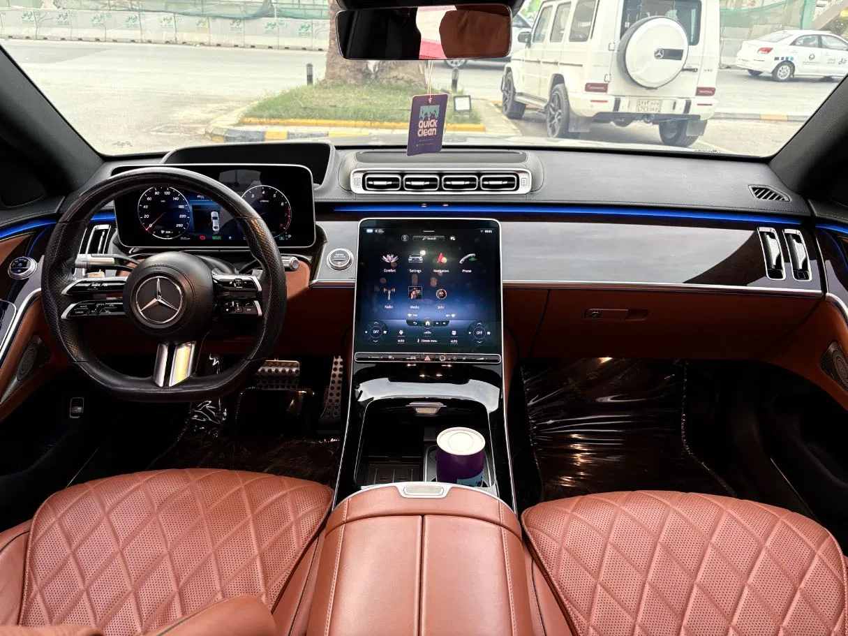 Car image 19