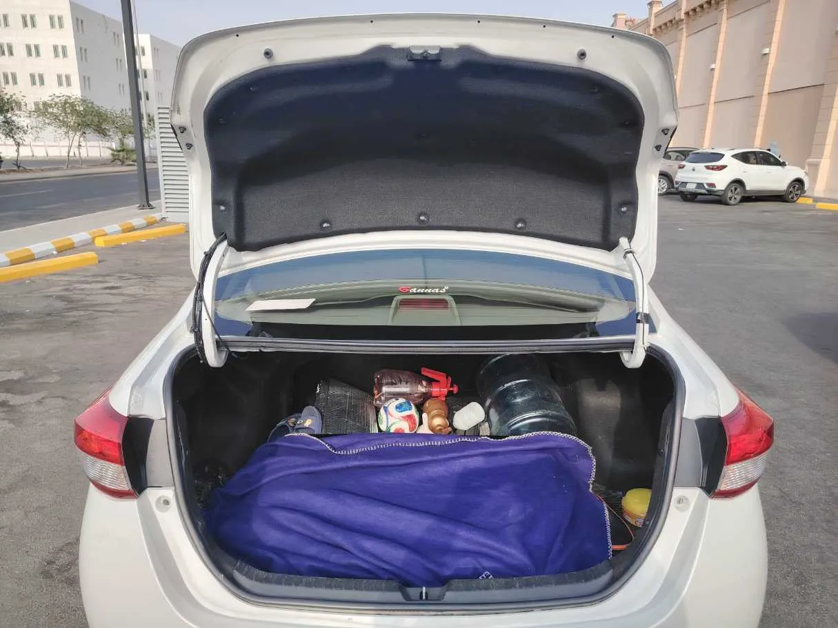 Car image 23