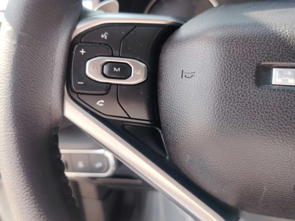 Car image 22
