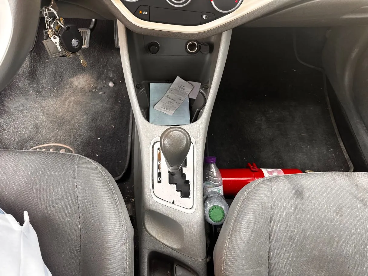 Car image 18