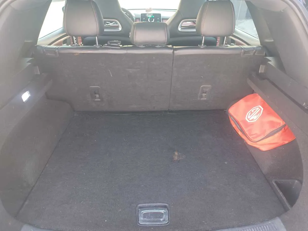 Car image 21