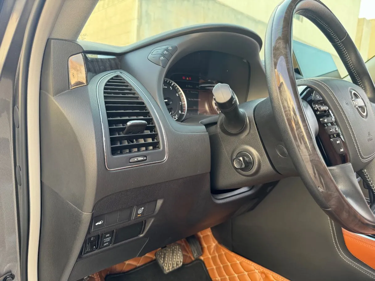 Car image 26