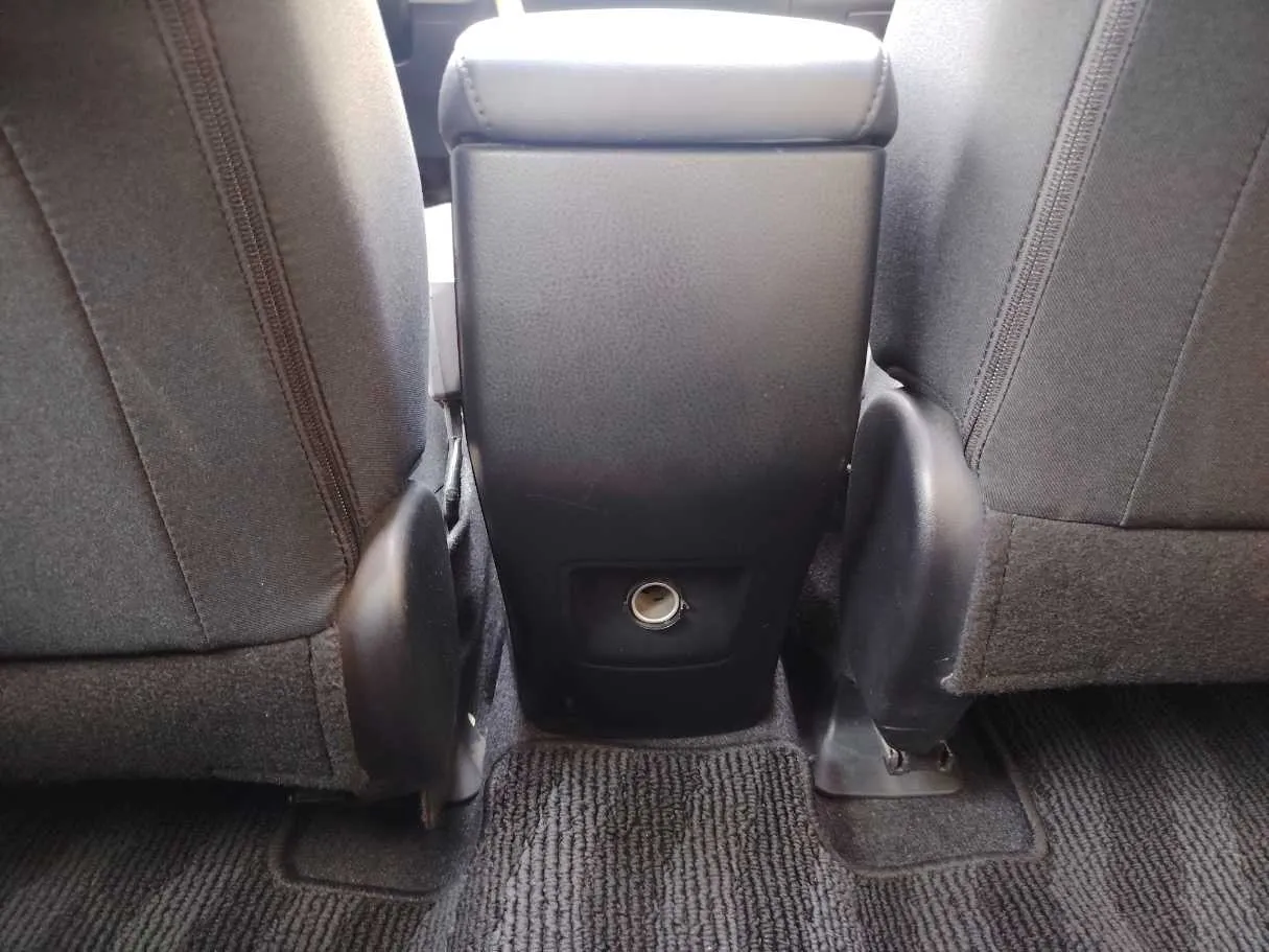 Car image 27