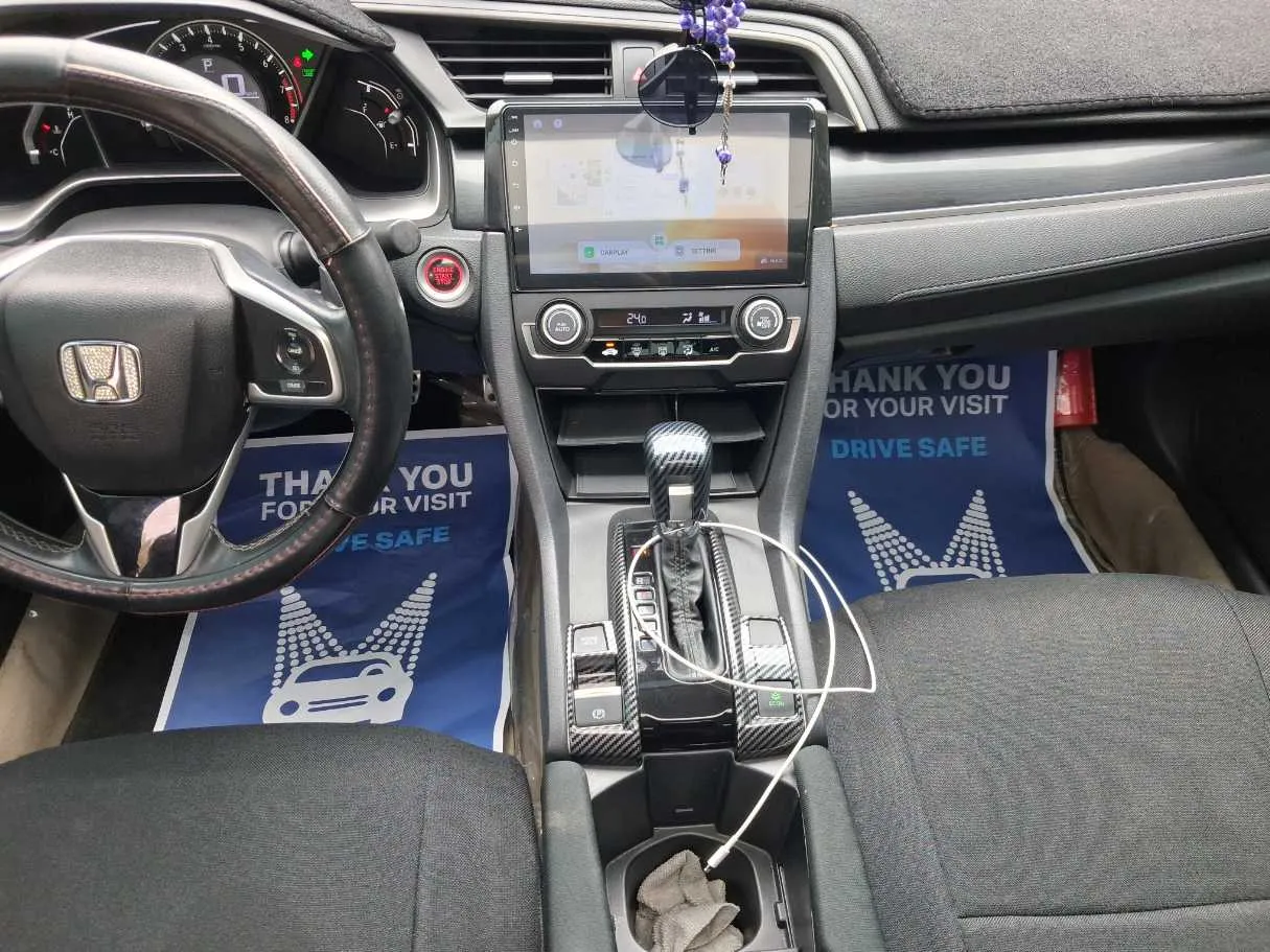 Car image 16
