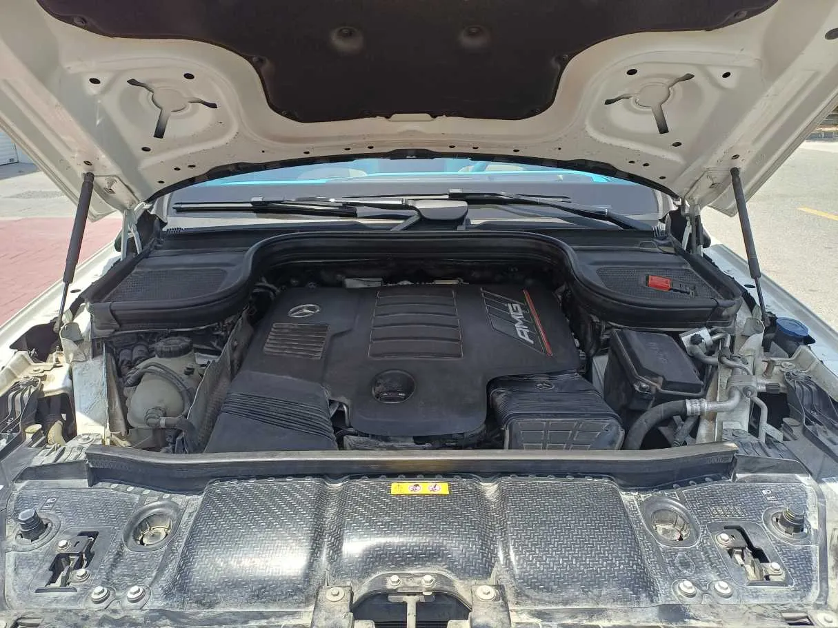 Car image 26