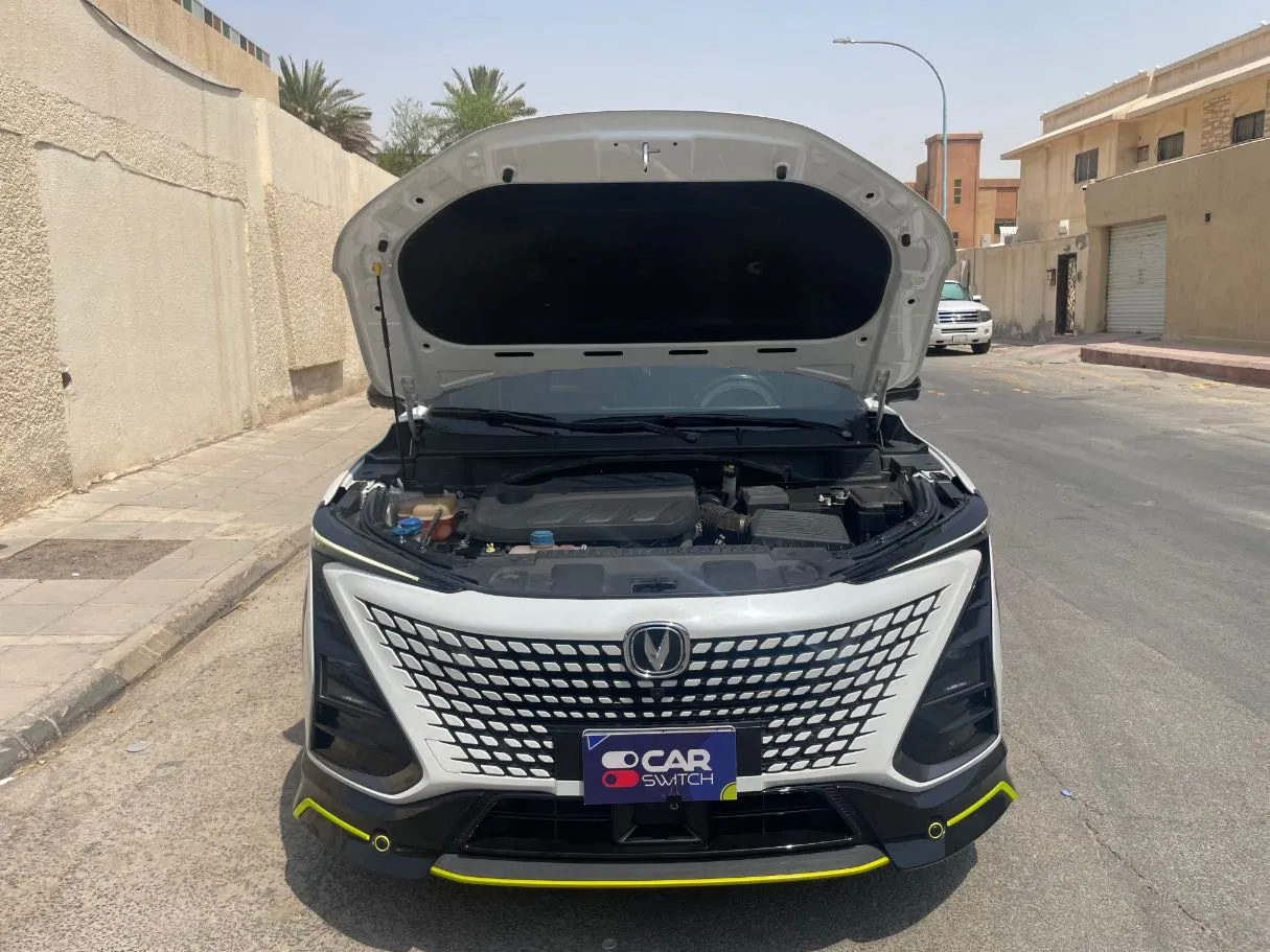 Car image 26