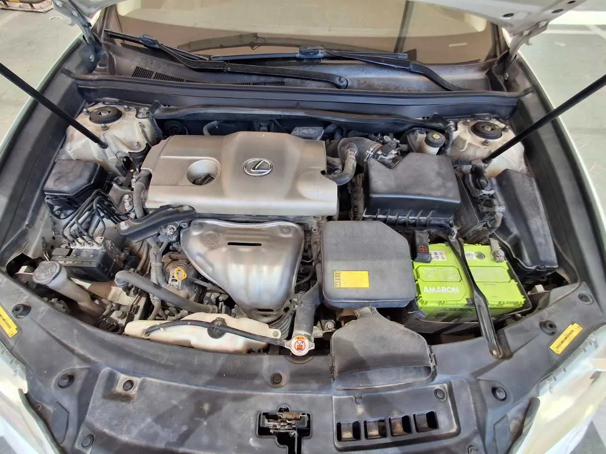Car image 19