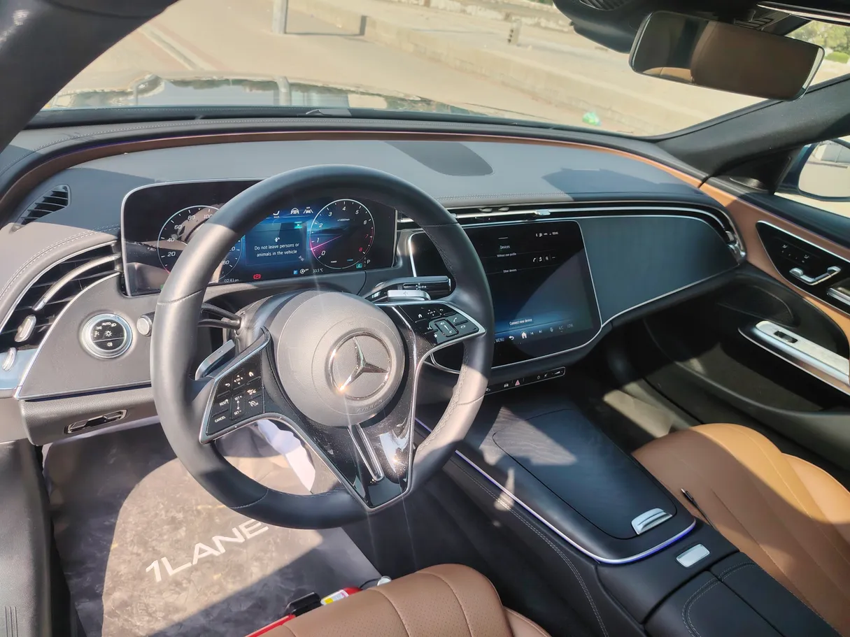 Car image 13