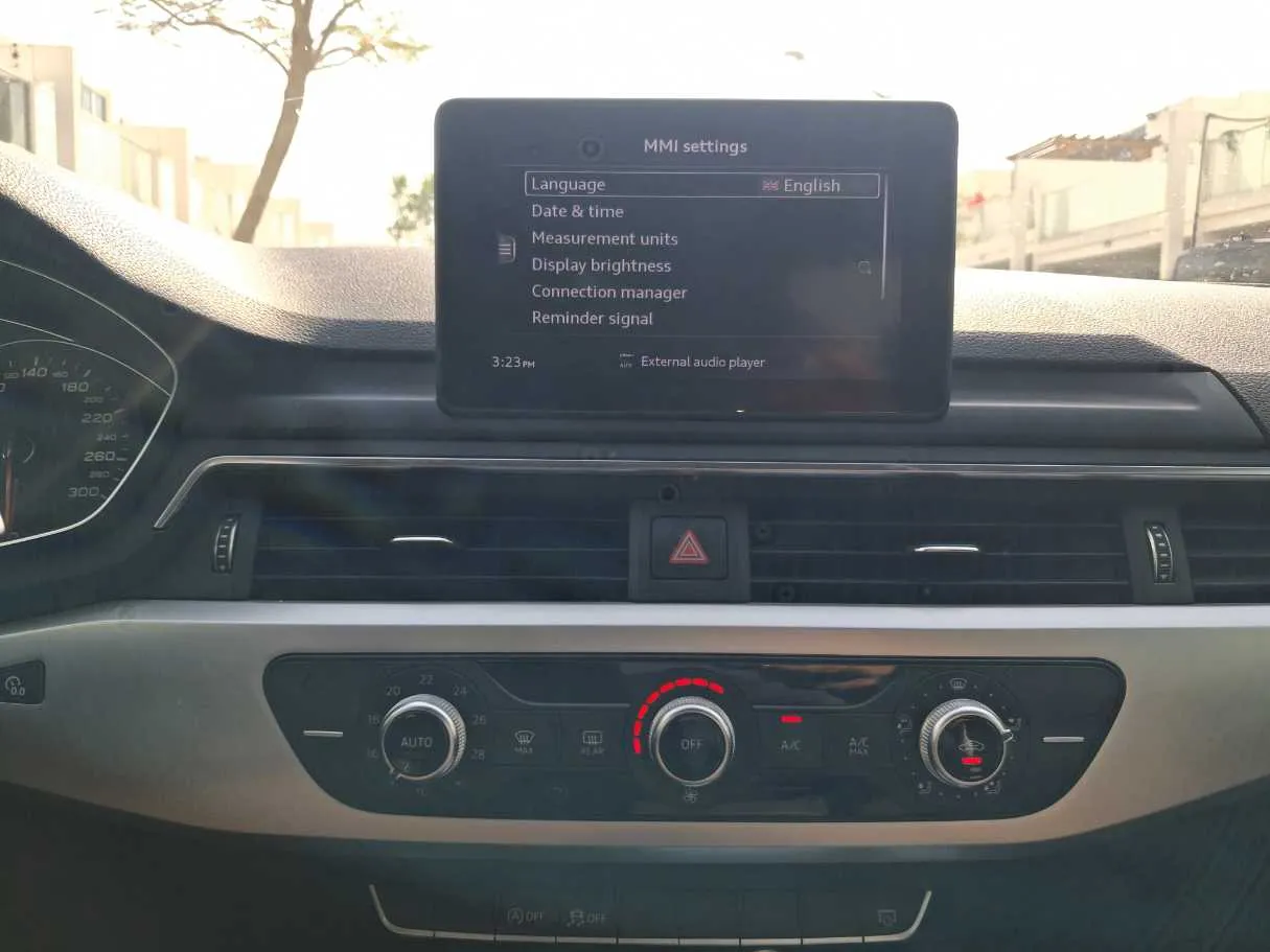 Car image 15