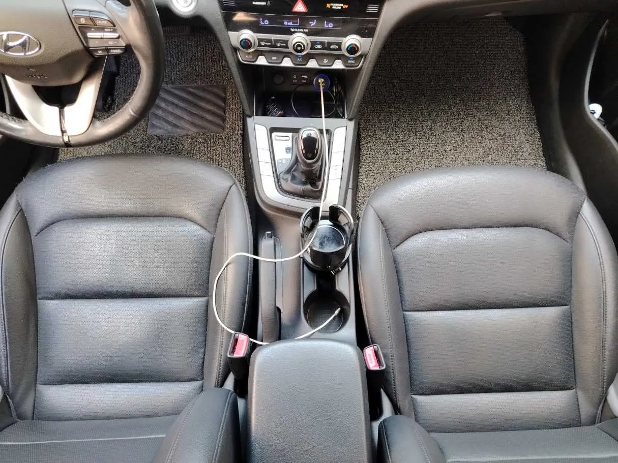 Car image 18