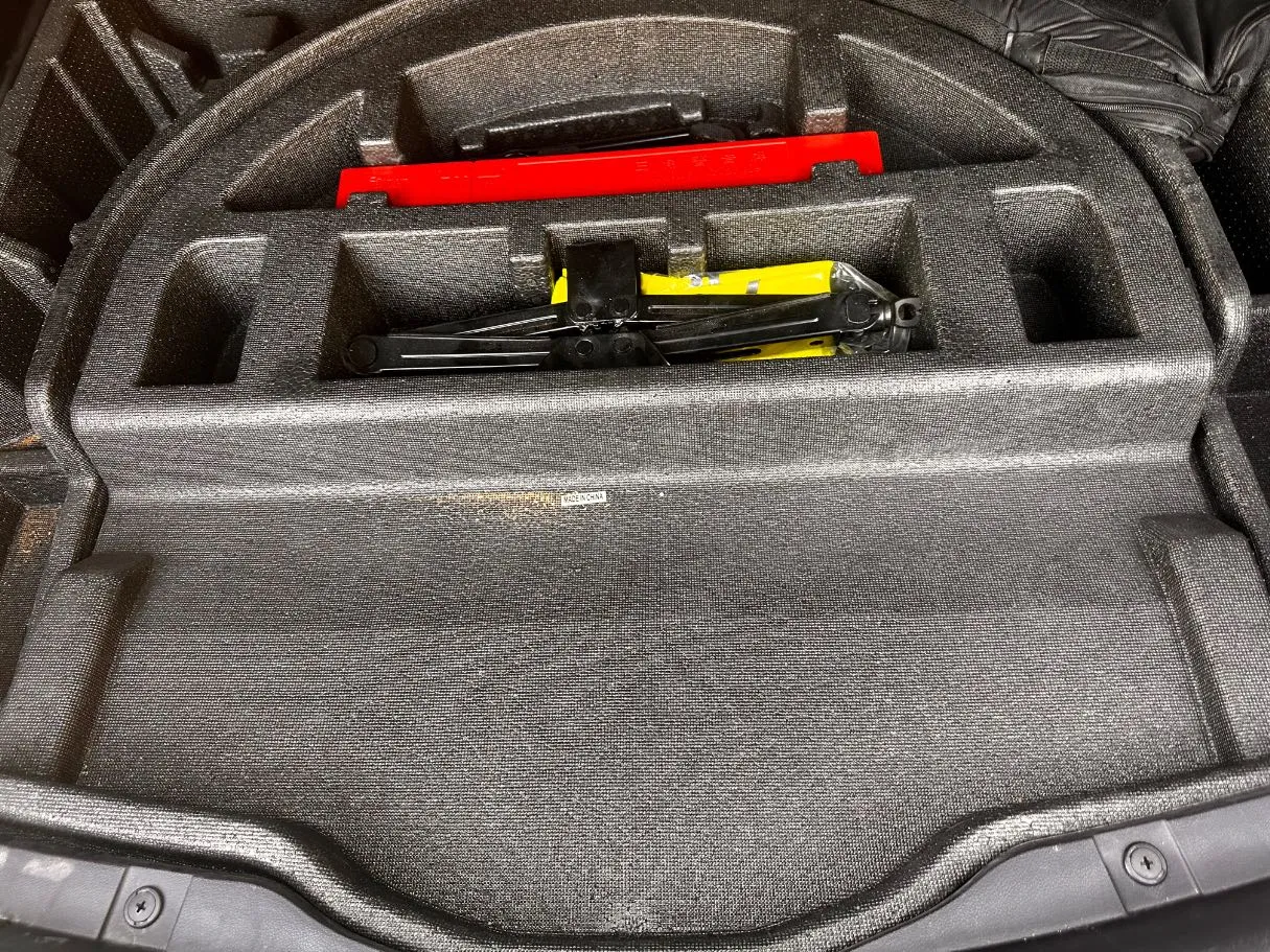 Car image 28