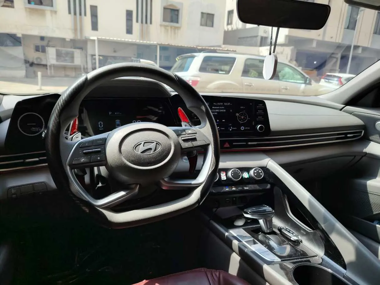 Car image 25