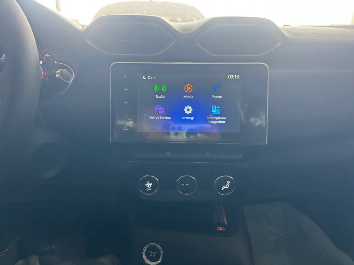 Car image 14