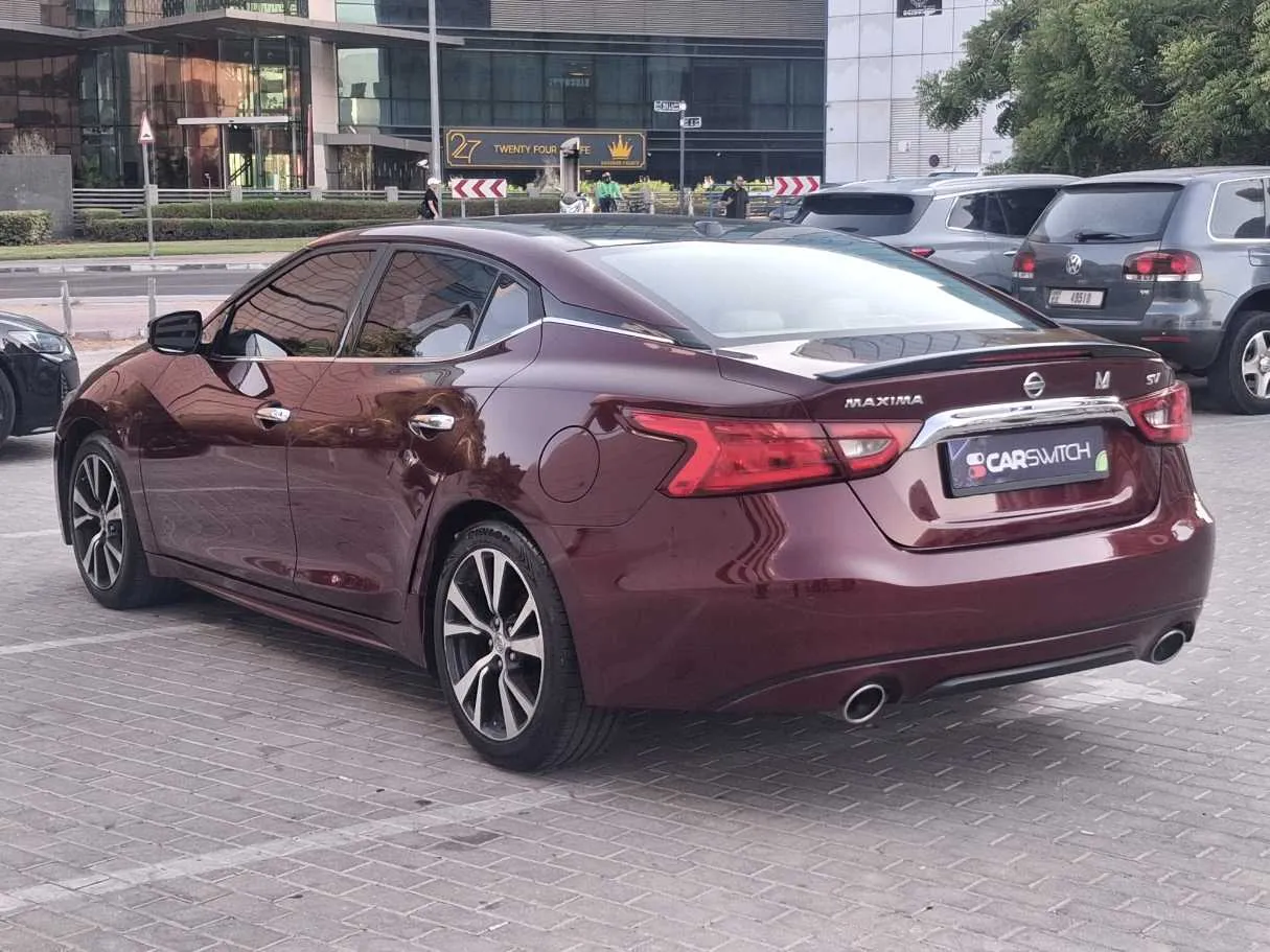 Car image 5