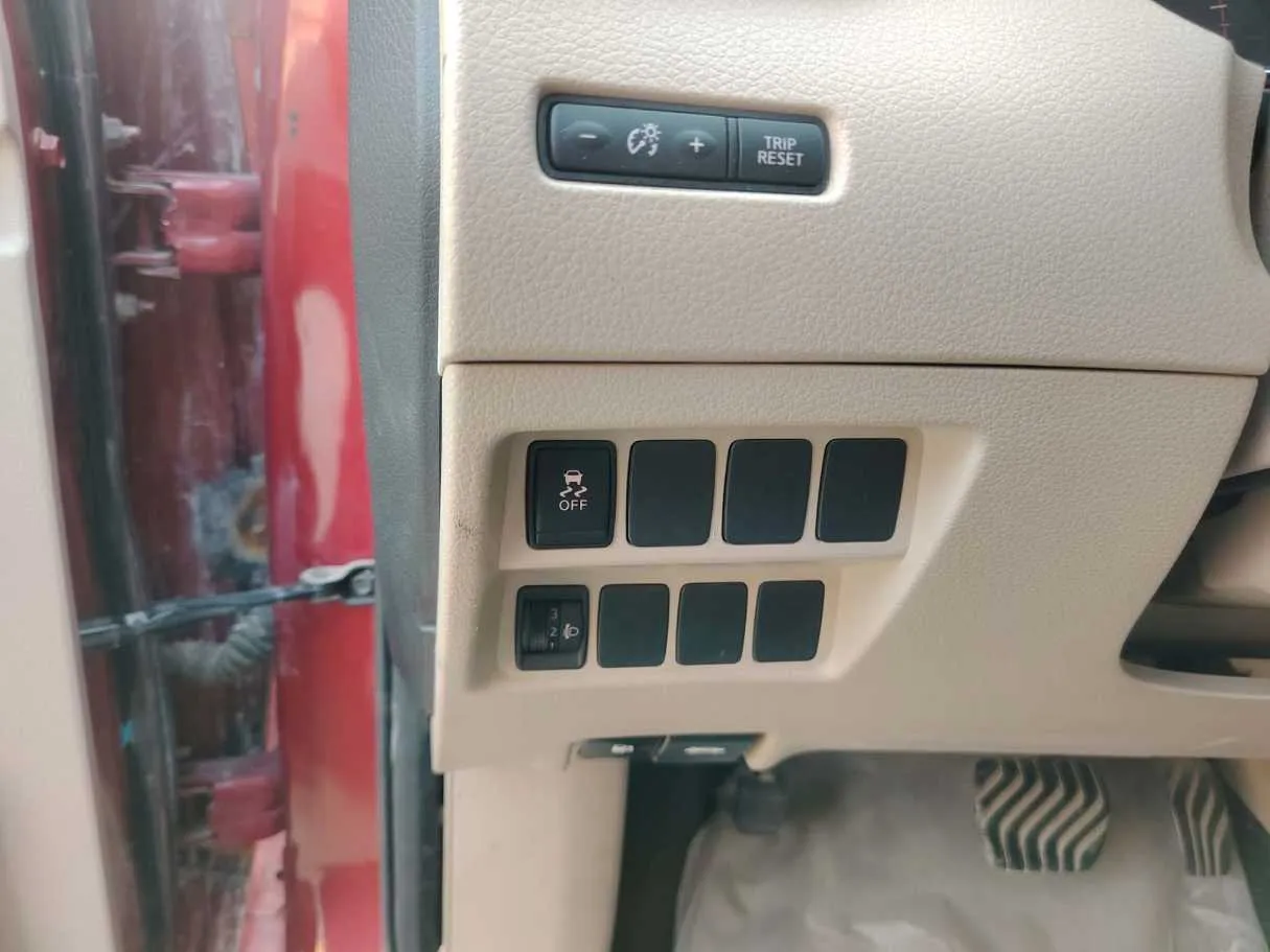 Car image 34