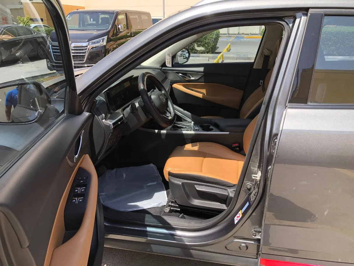 Car image 11