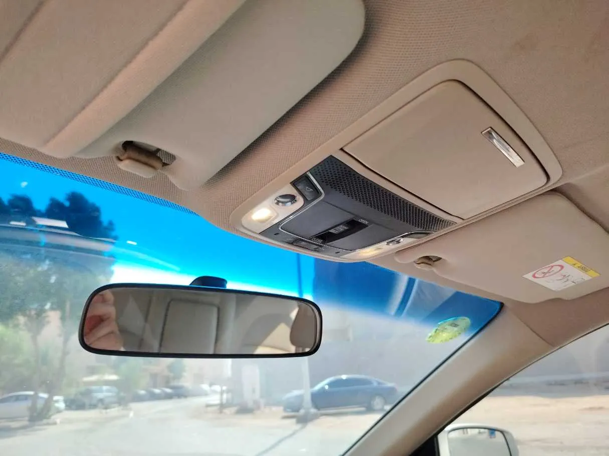Car image 31