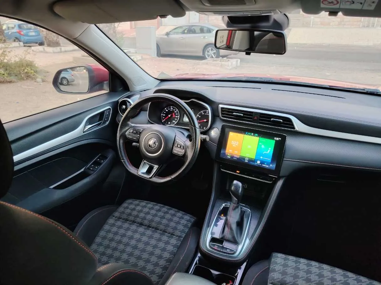 Car image 19