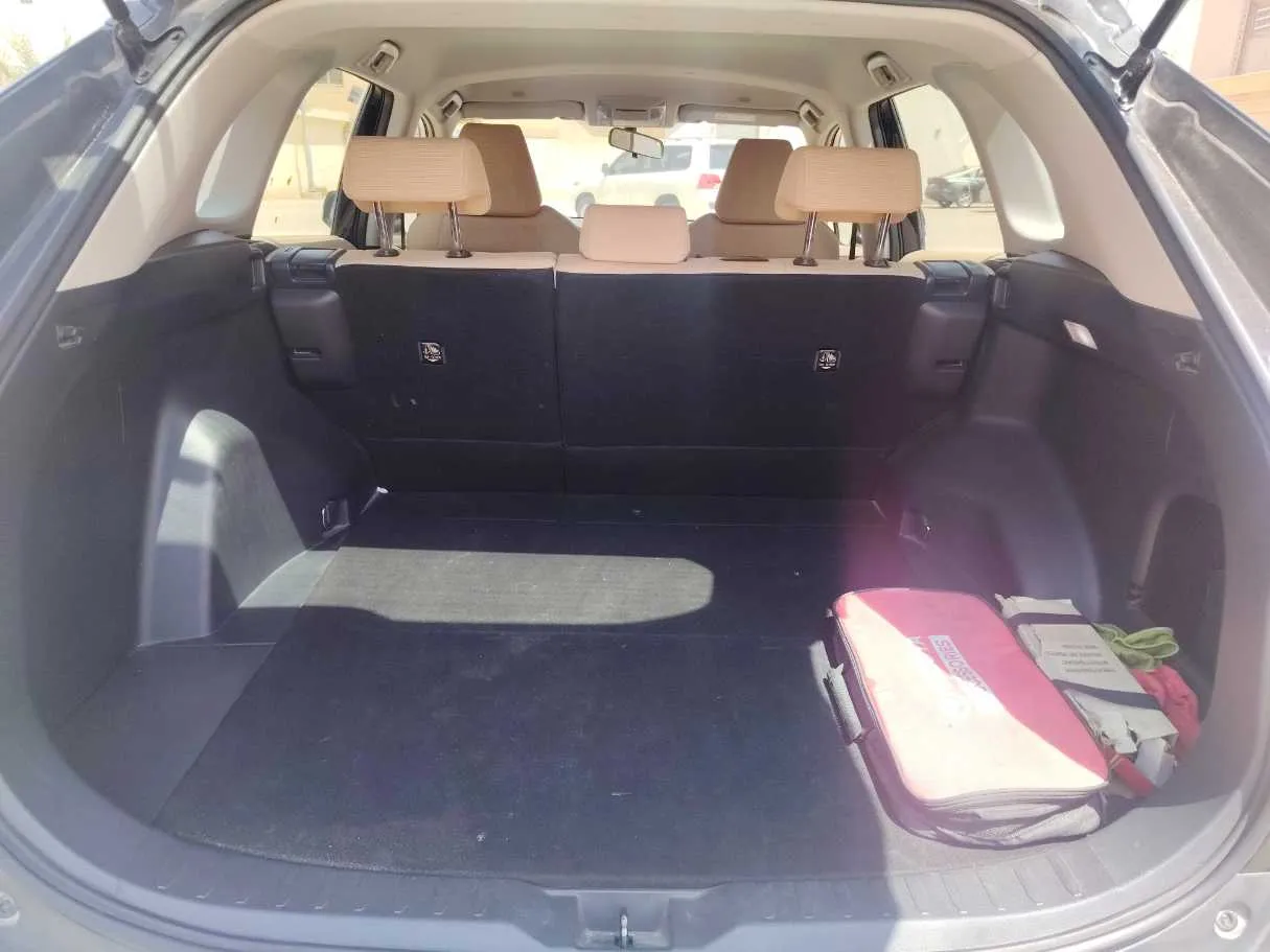 Car image 26