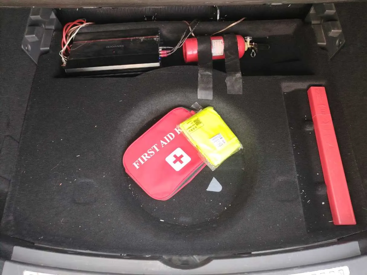 Car image 33