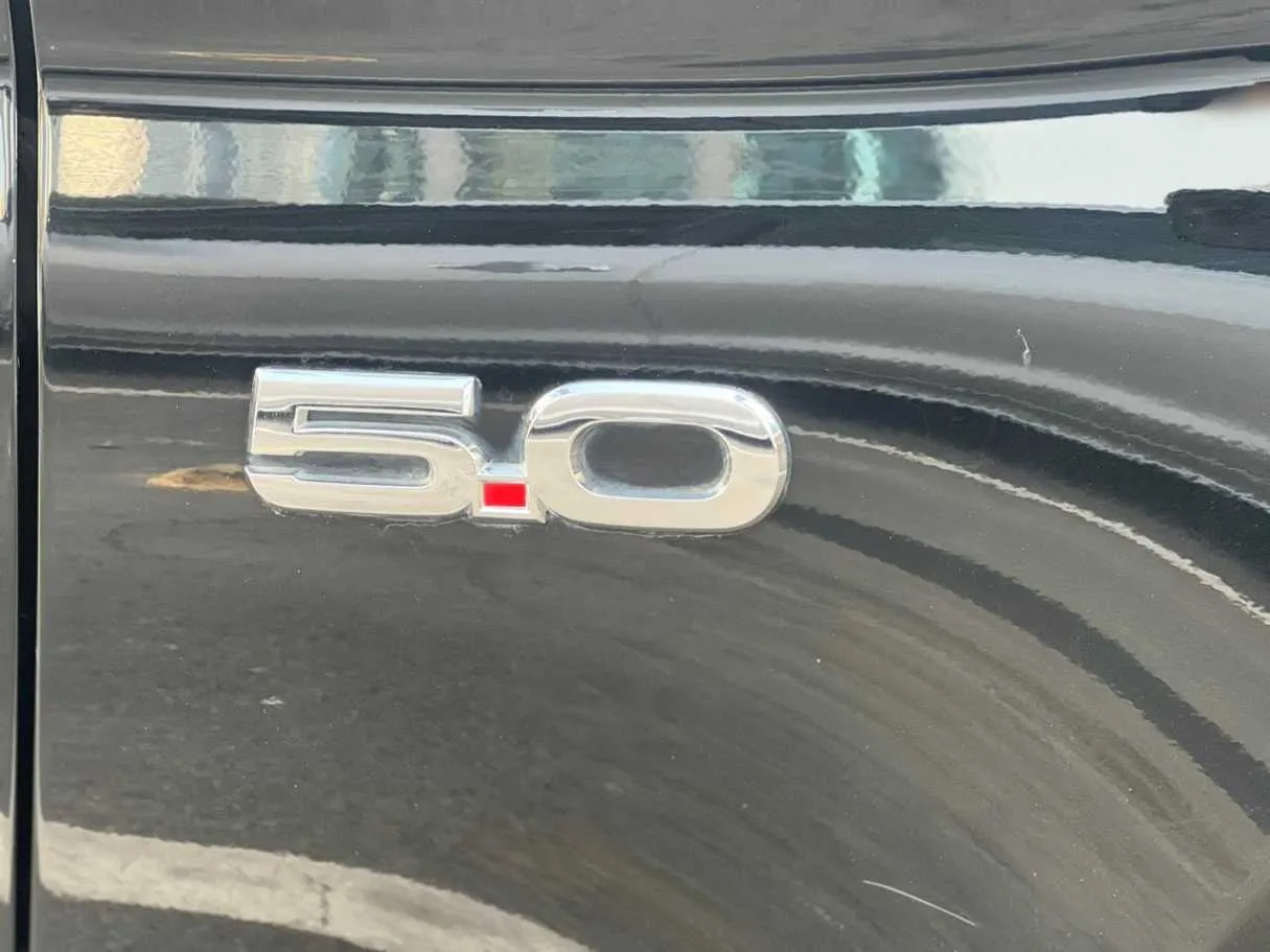 Car image 11