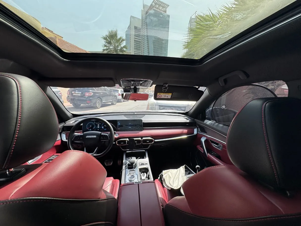 Car image 14