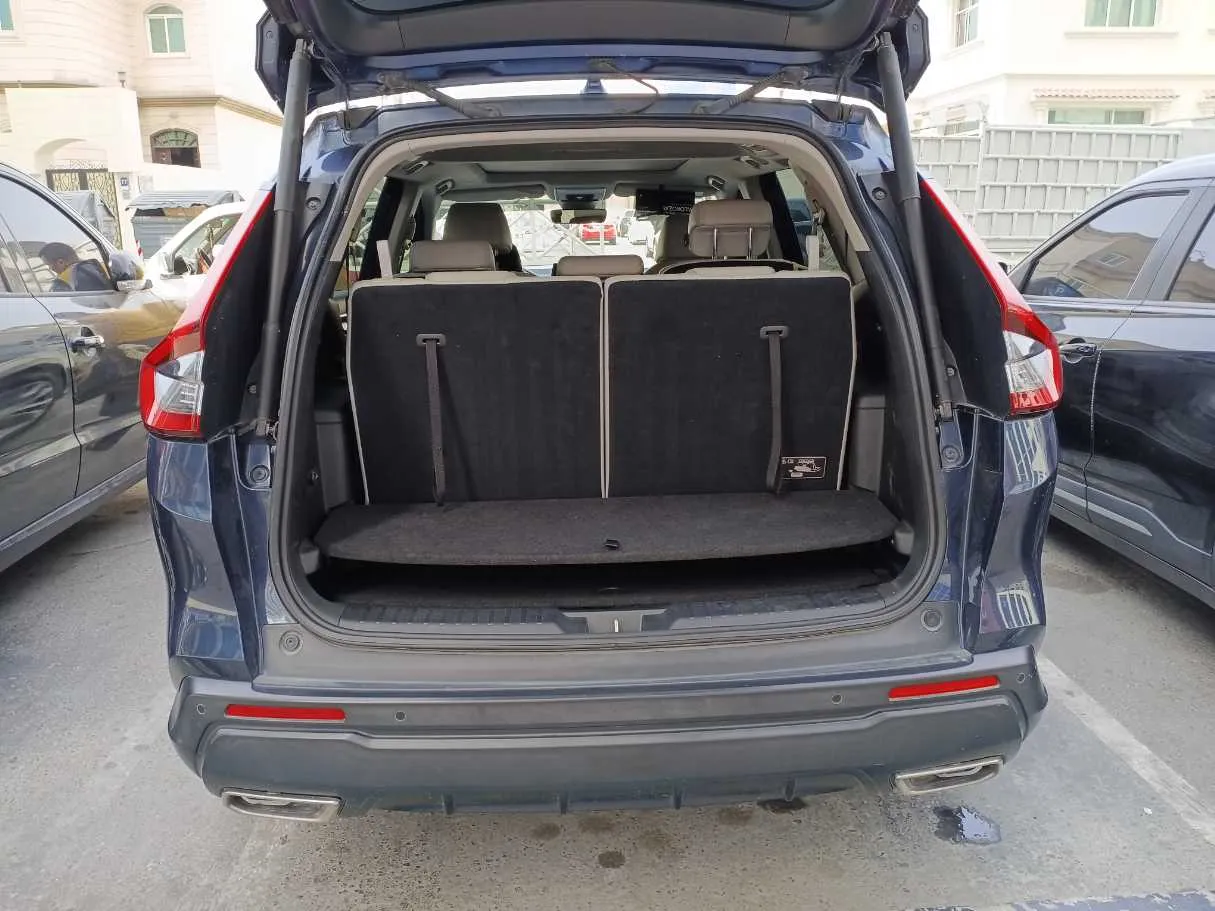 Car image 26