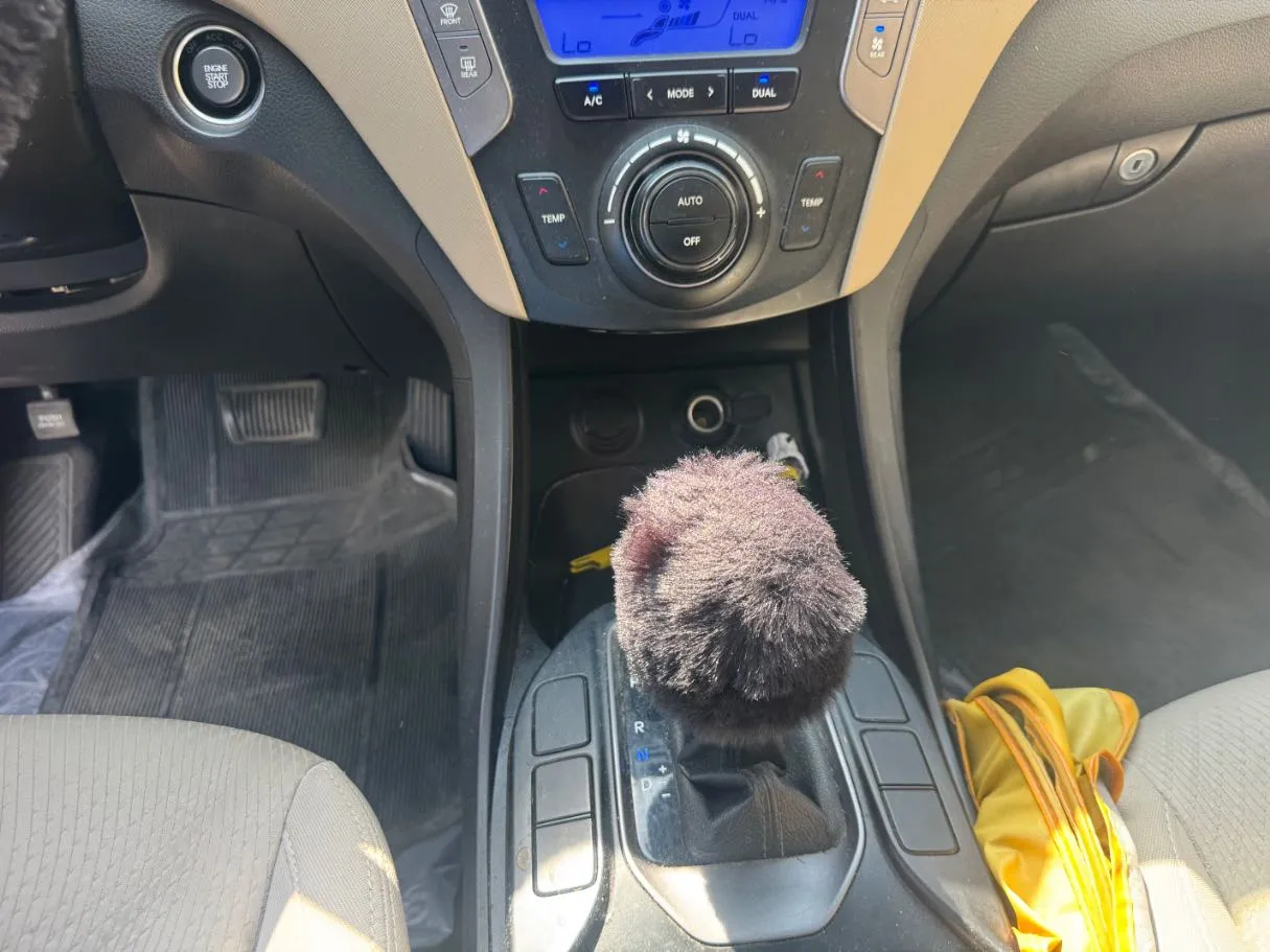 Car image 15