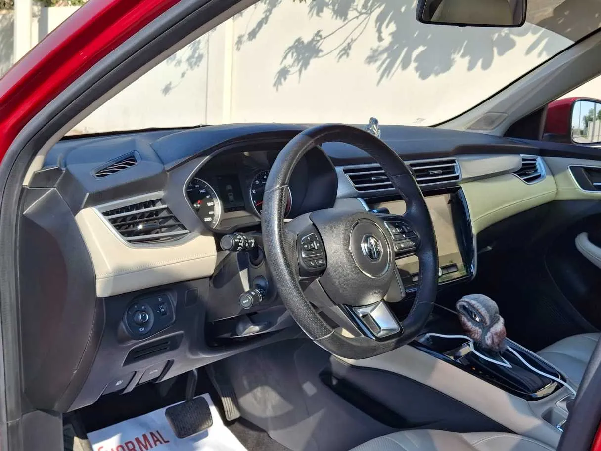 Car image 11