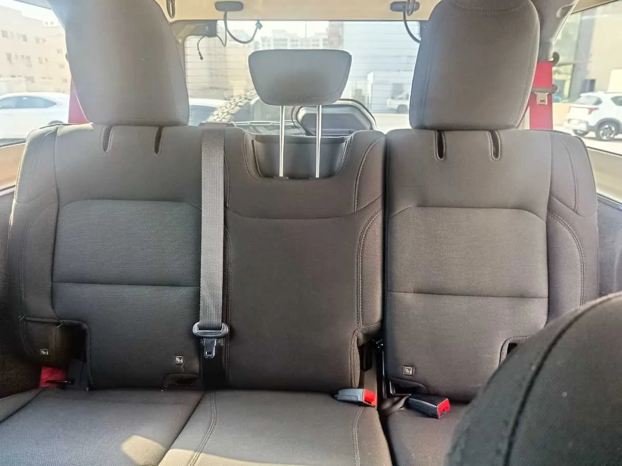 Car image 18