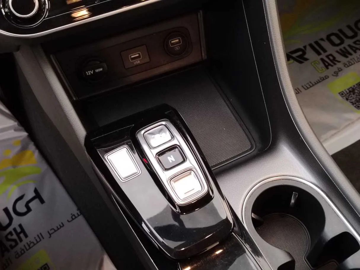 Car image 20