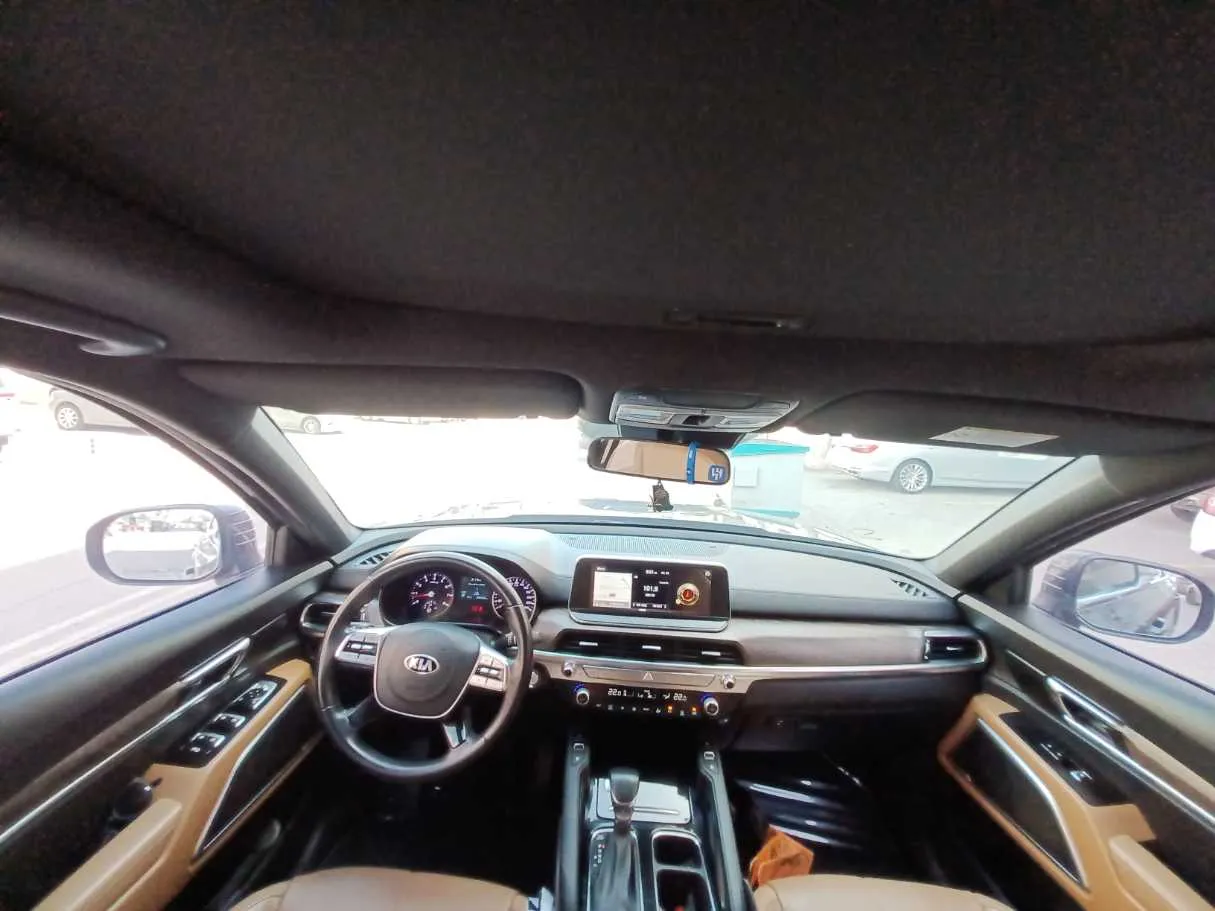 Car image 13