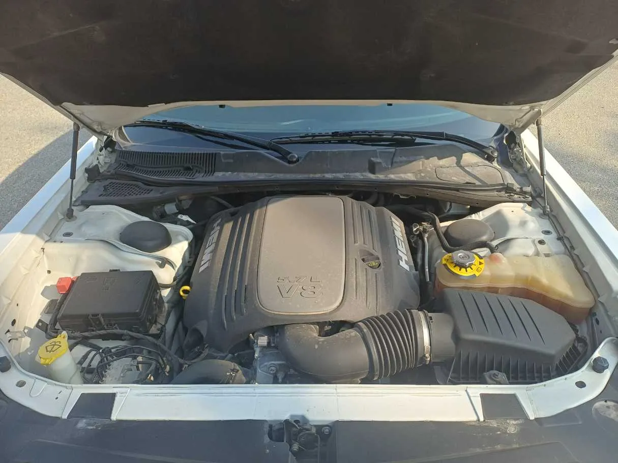 Car image 22