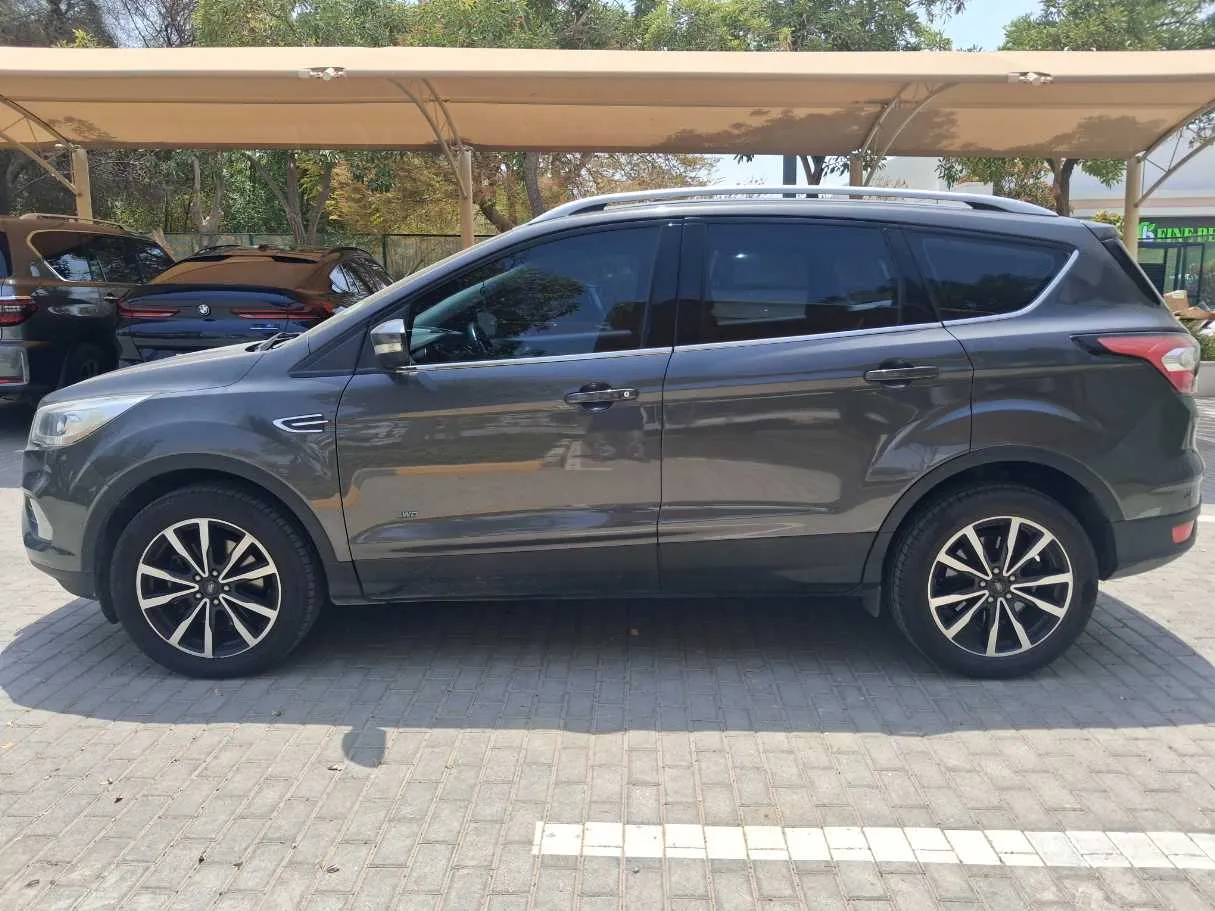 Car image 8