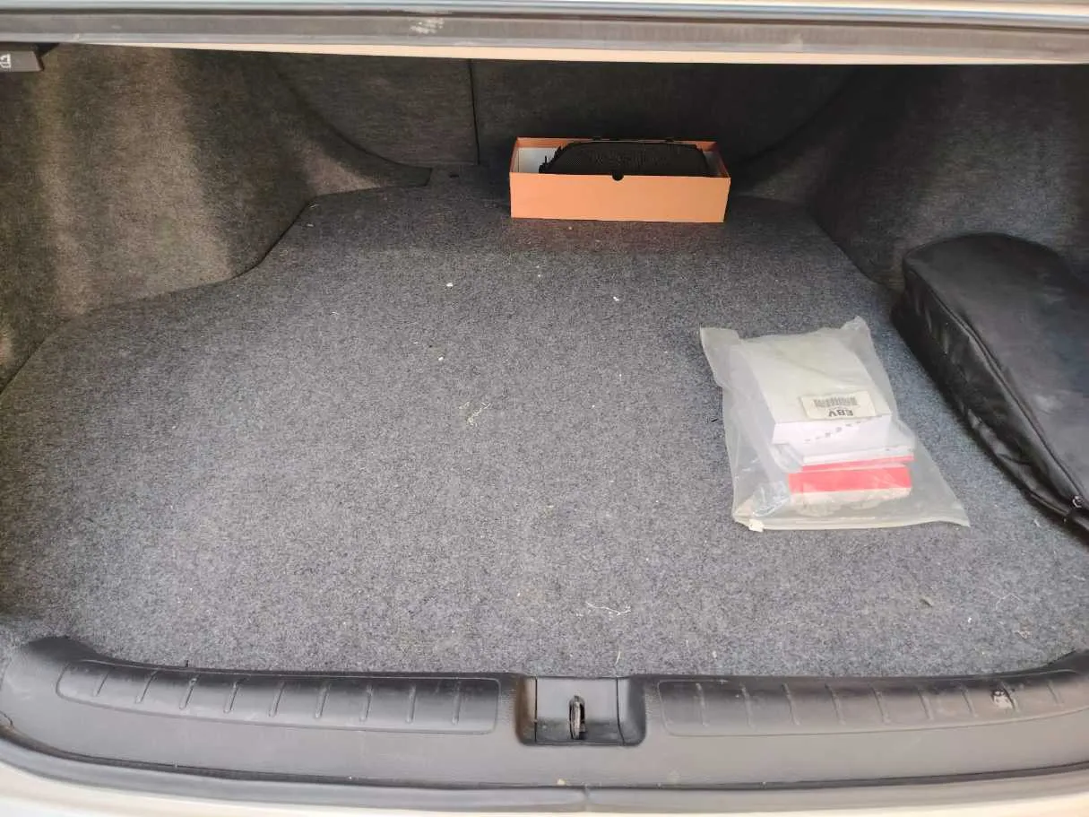 Car image 29