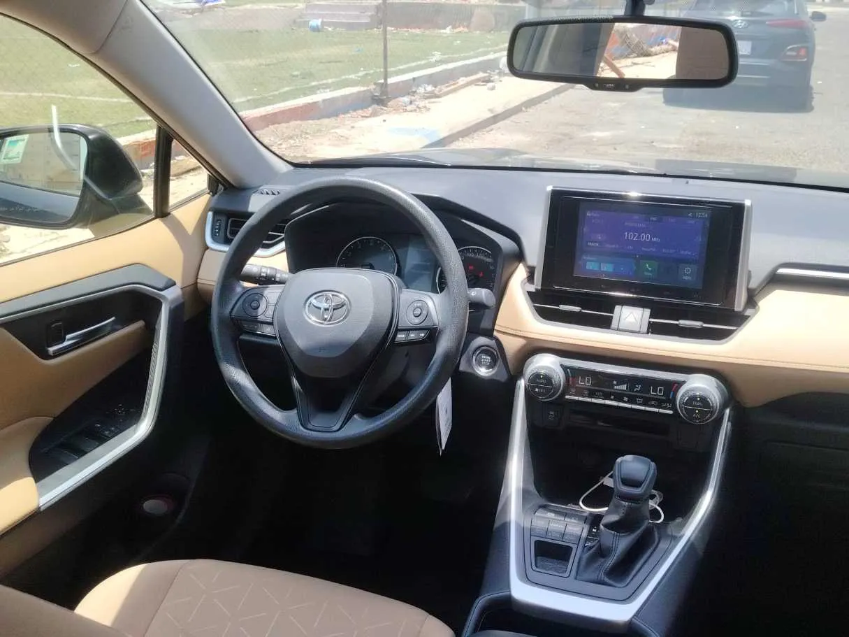 Car image 22