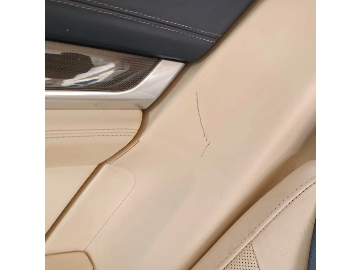 Car image 28