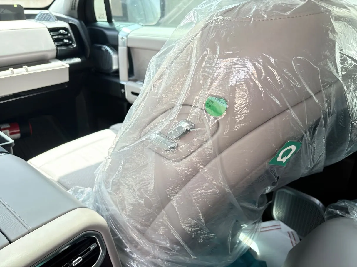 Car image 27