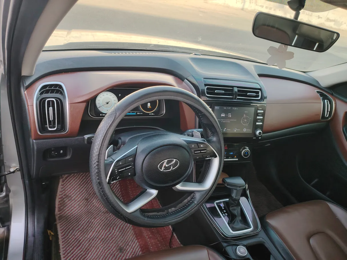 Car image 13