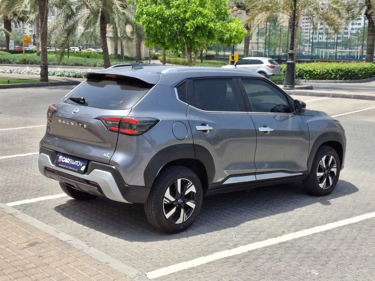 Car image 7