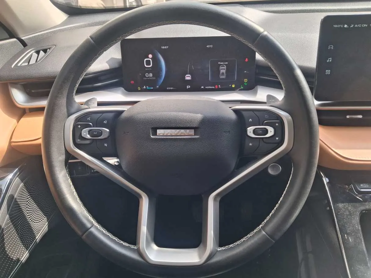 Car image 16
