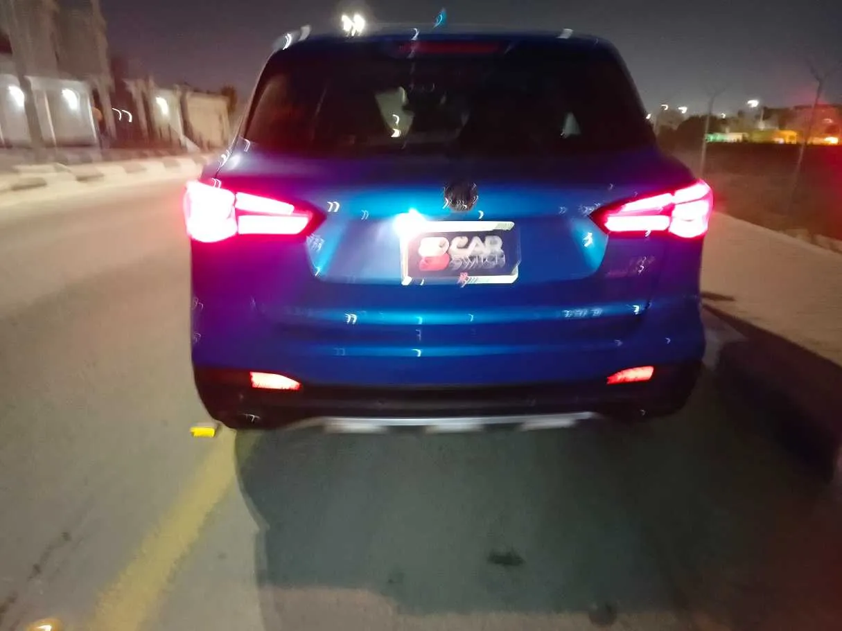 Car image 14
