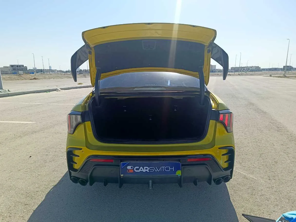 Car image 30