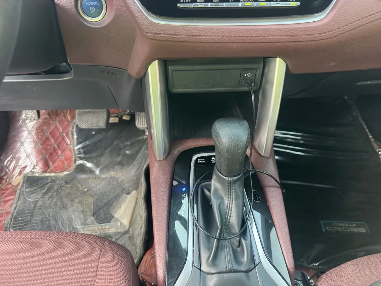 Car image 15